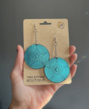 Load image into Gallery viewer, Color Shifting Resin Earrings - Esoteric Star
